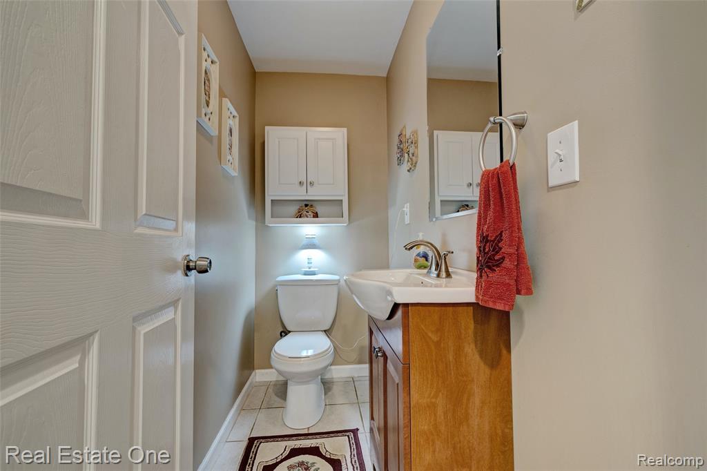 2444 Ray Road, Oxford, MI 48370 — Photo 9