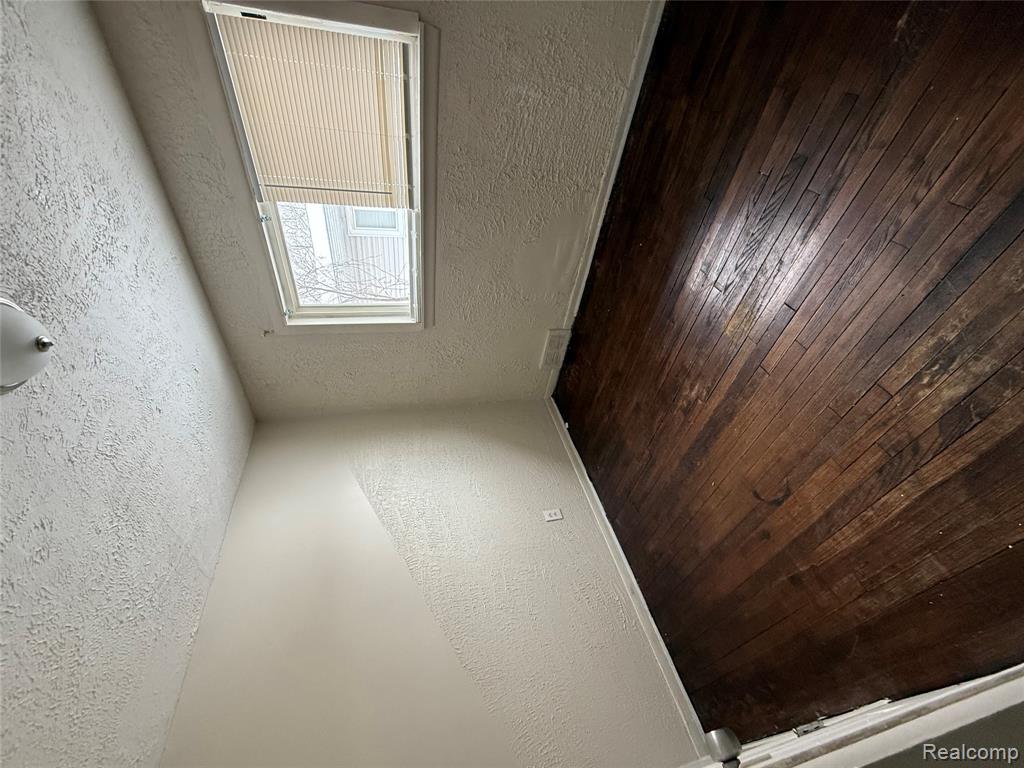 6865 Edgeton, Hamtramck, MI 48212 — Photo 7