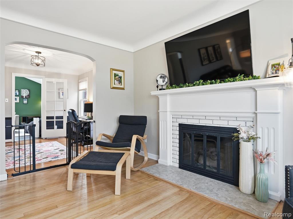 2073 Lochmoor Boulevard, Grosse Pointe Woods, MI 48236 — Photo 7