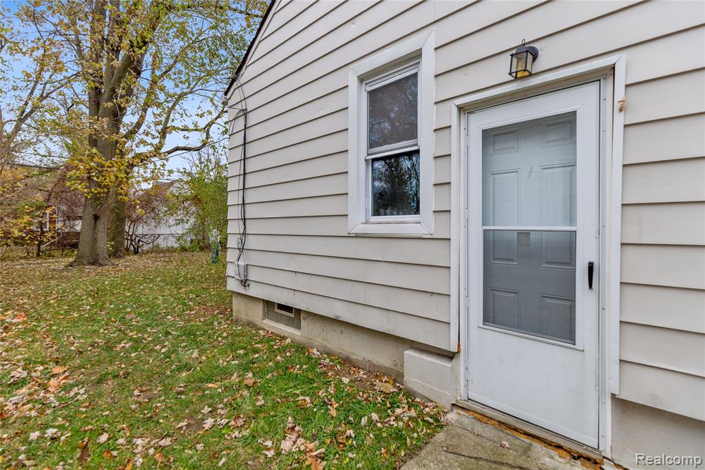 20301 KENOSHA Street, Harper Woods, MI 48225 — Photo 26