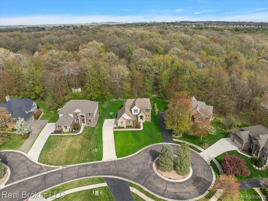 5633 GOLF POINTE Drive, Clarkston, MI 48348 — Photo 19