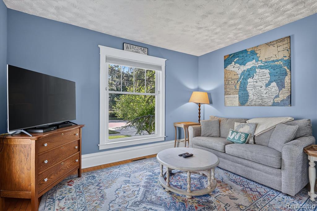 398 Howard Avenue, Grand Haven, MI 49417 — Photo 8