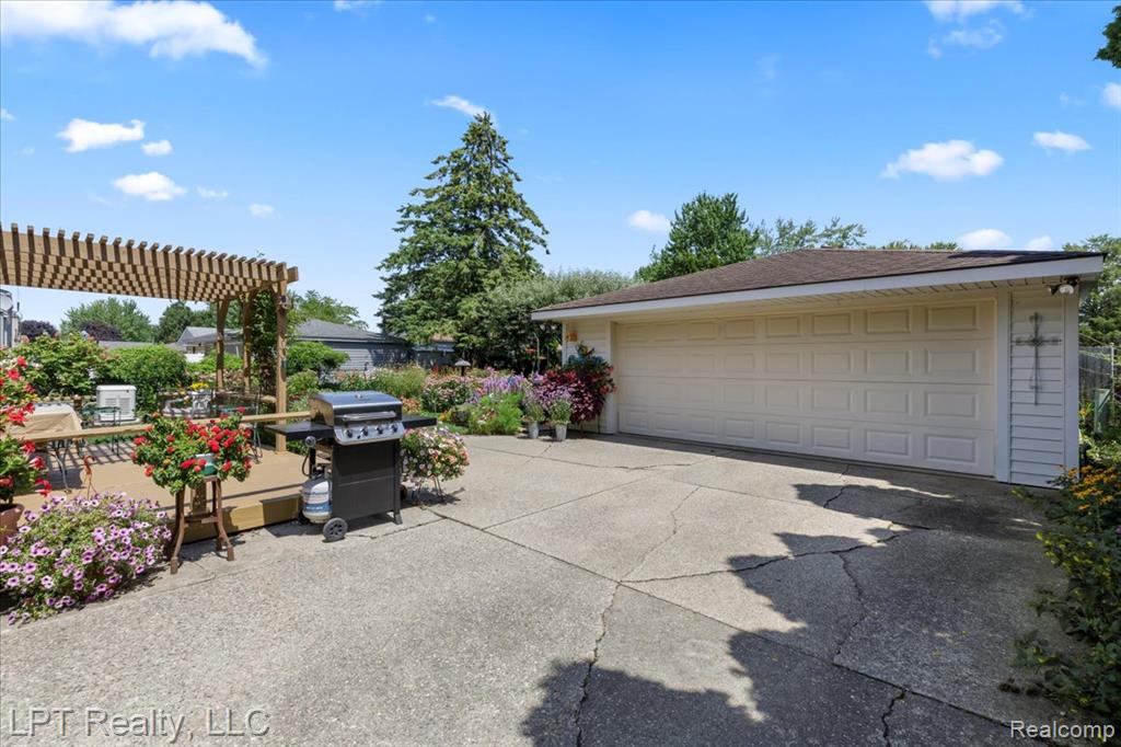 50422 Spruce Drive, Chesterfield, MI 48047 — Photo 21