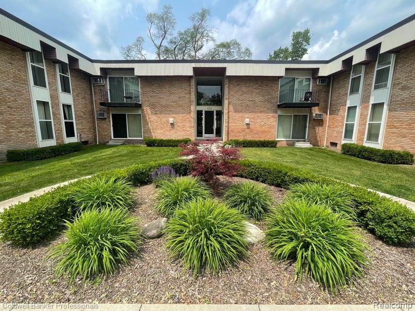 4190 Rochester Road, Royal Oak, MI 48073 — front exterior