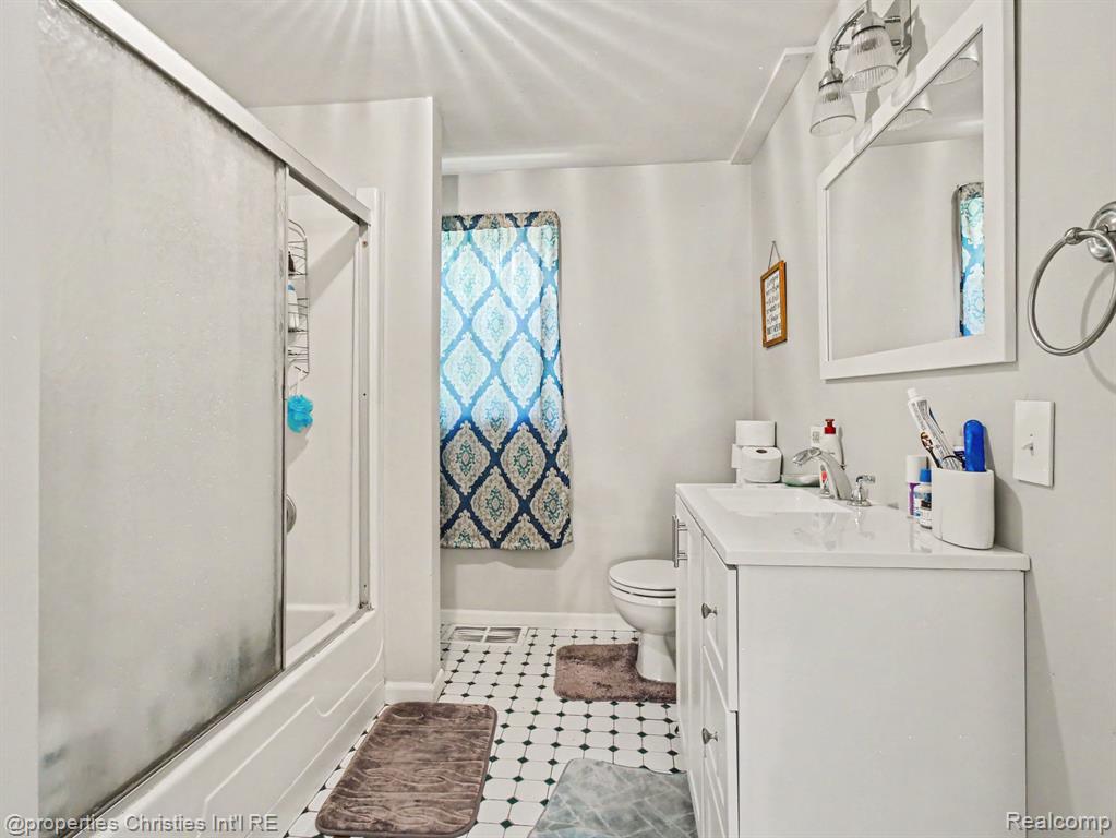 642 Sharon Street, Gaylord, MI 49735 — Photo 28