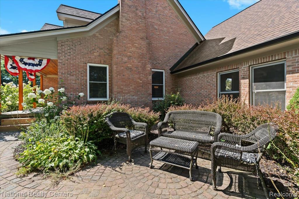 4650 Cooley Lake Road, Commerce Twp, MI 48382 — Photo 4