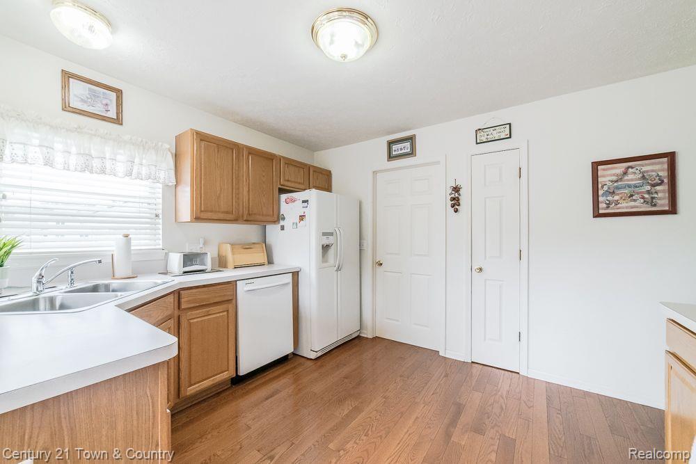 2647 KERRIA Drive, Howell, MI 48855 — Photo 14