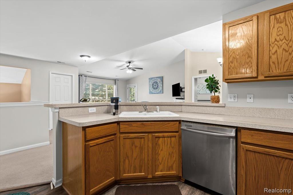 2209 SARATOGA Boulevard, Walled Lake, MI 48390 — Photo 11