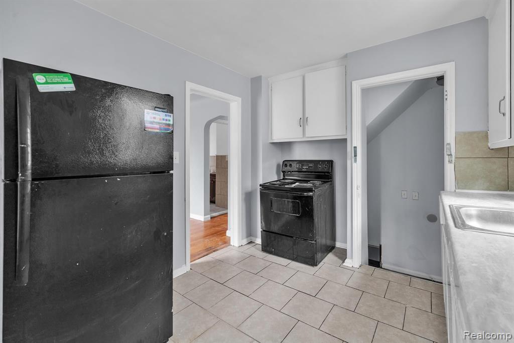 6743 COVERT Street, Hamtramck, MI 48212 — Photo 5