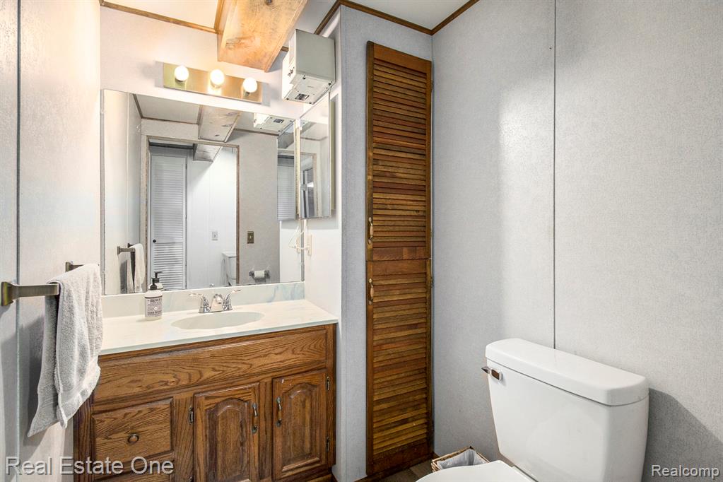 6886 High Oaks Drive, Troy, MI 48098 — Photo 22