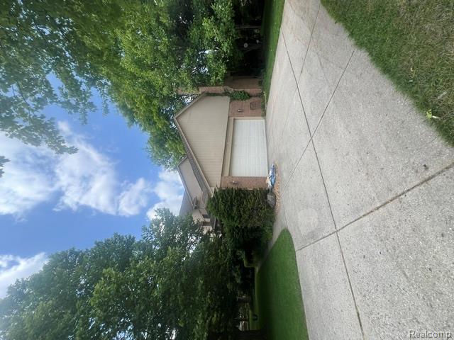 37892 Stableview Drive, Farmington, MI 48335 — Photo 12