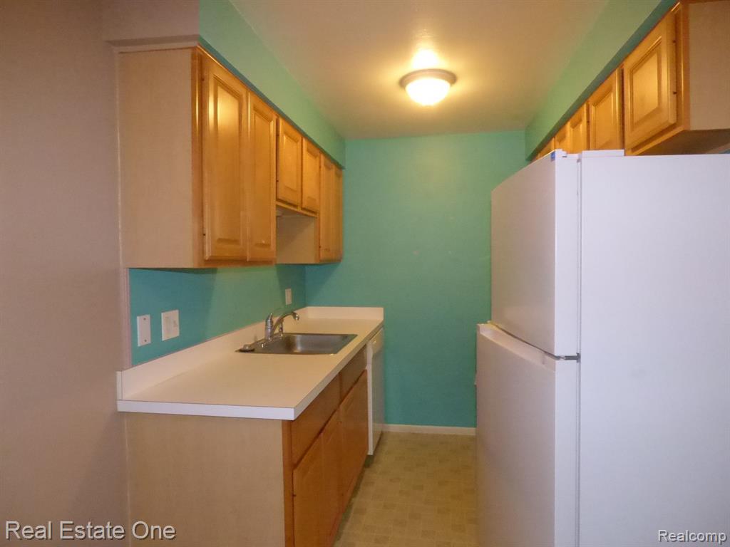 202 Princeton Drive, South Lyon, MI 48178 — Photo 8
