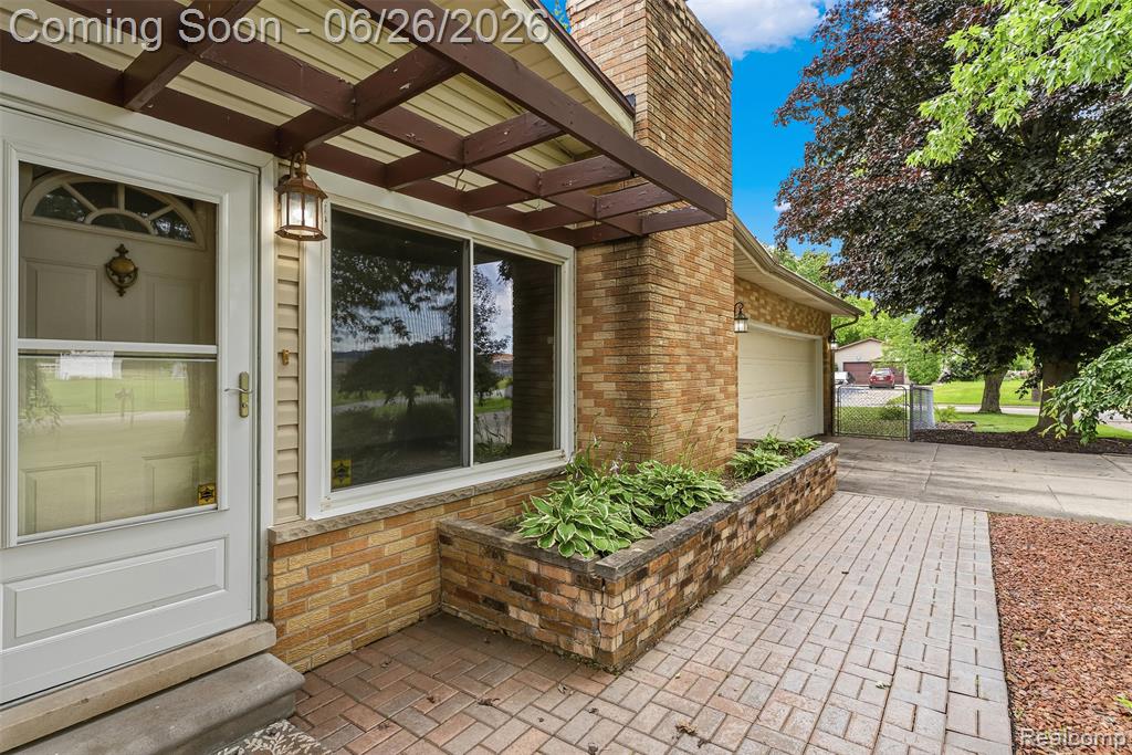 5120 Hillcrest Circle, Flint, MI 48506 — Photo 9