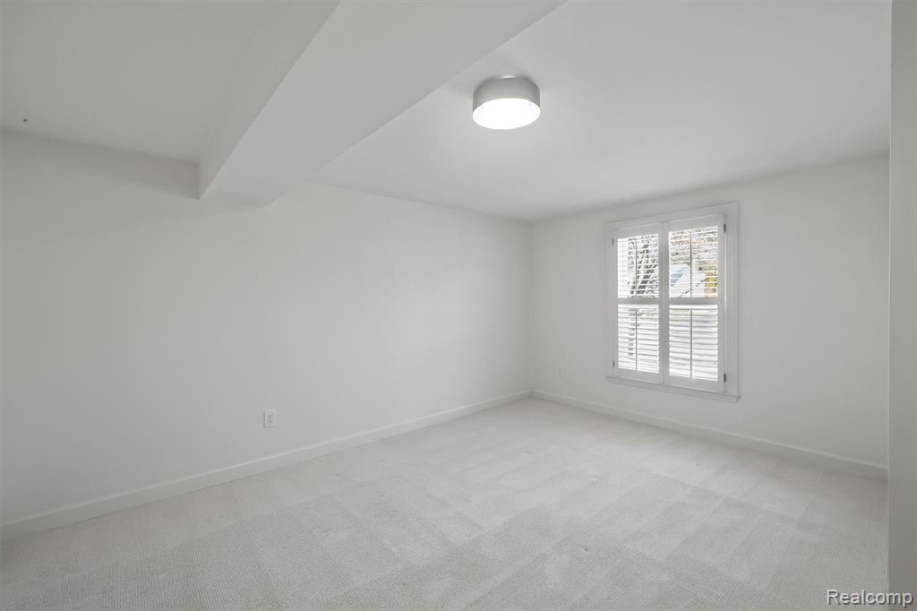5067 Van Ness Drive, Bloomfield Hills, MI 48302 — Photo 24