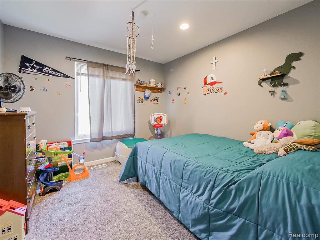 900 Surrey Heights, Westland, MI 48186 — Photo 14