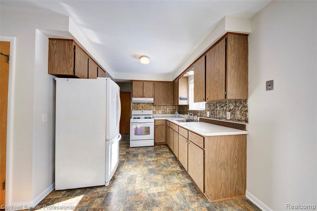 9555 Andersonville Road, Clarkston, MI — Photo 10