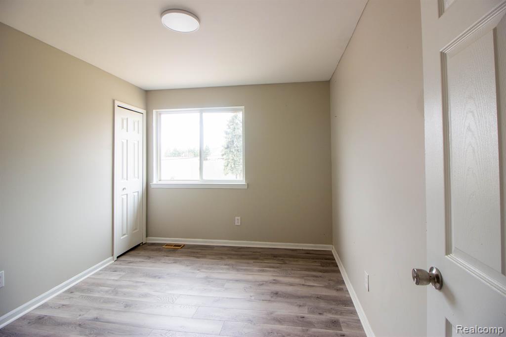 752 PENSACOLA Avenue, Pontiac, MI 48340 — Photo 15