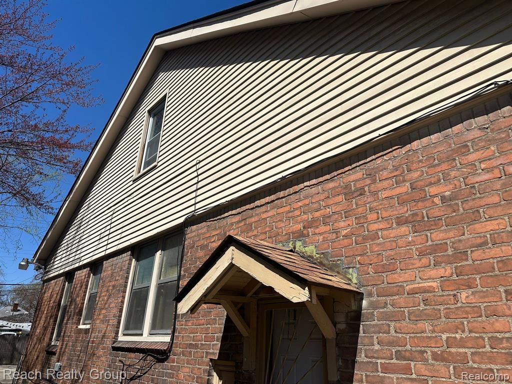 19403 MOENART Street - Photo 4