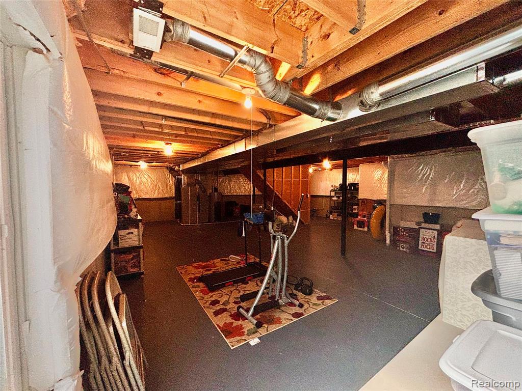 9292 Liberty Court, Livonia, MI 48150 — Photo 22