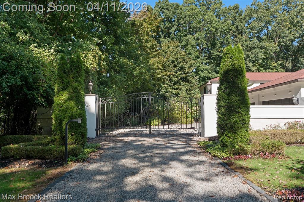 5190 Clarendon Crest Street, Bloomfield Hills, MI, 48302