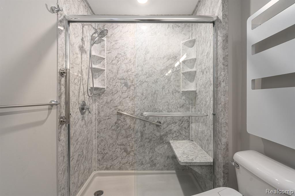 7484 Gramercy Circle, West Bloomfield, MI — Photo 34
