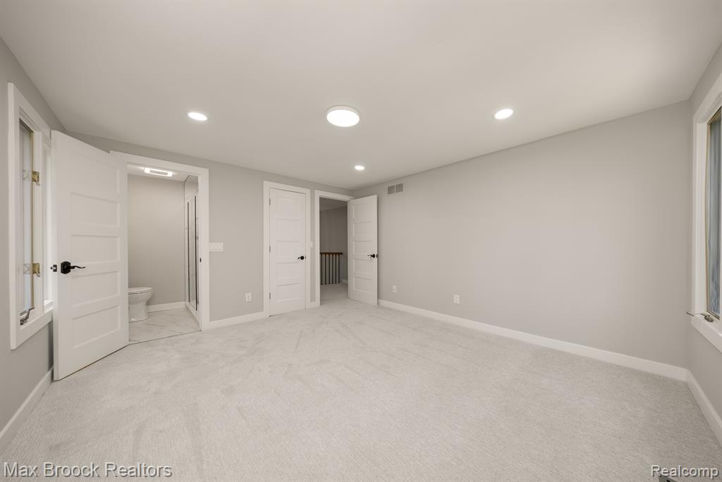 5240 CLARENDON CREST Street, Bloomfield Hills, MI 48302 — Photo 33