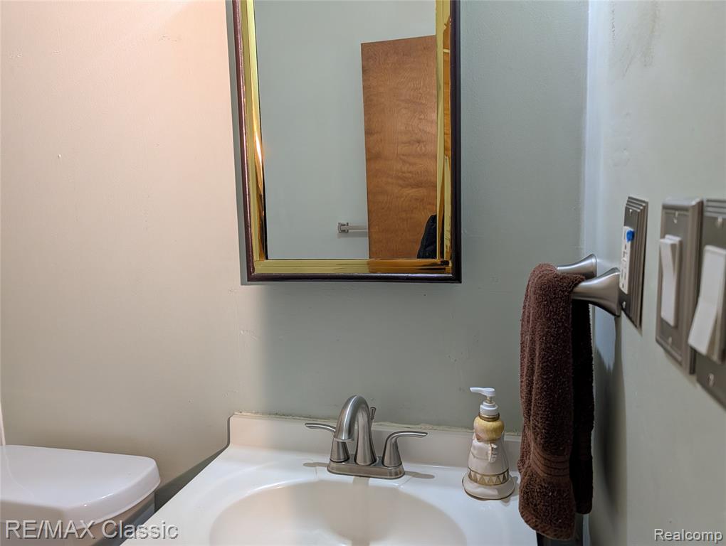 679 Linda Vista Drive, Pontiac, MI 48342 — Photo 10