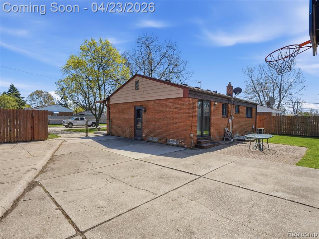 33143 Vista Way, Fraser, MI 48026 — Photo 30