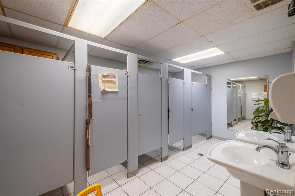 5378 Fenton Road, Flint, MI 48507 — Photo 47