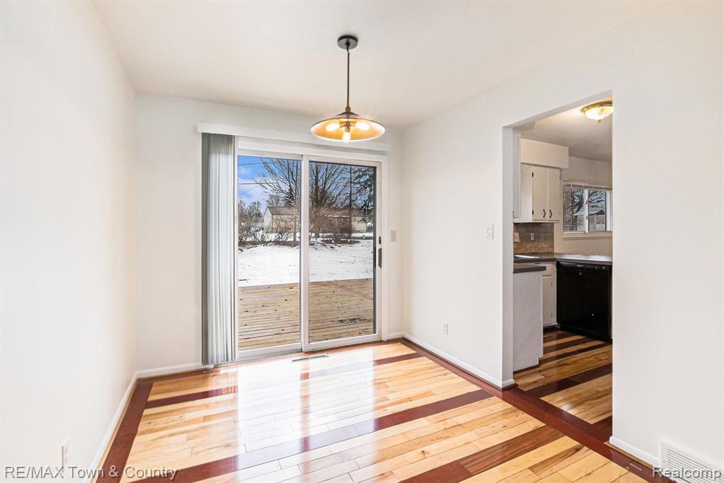 537 SPRING Lane, Flushing, MI 48433 — Photo 9