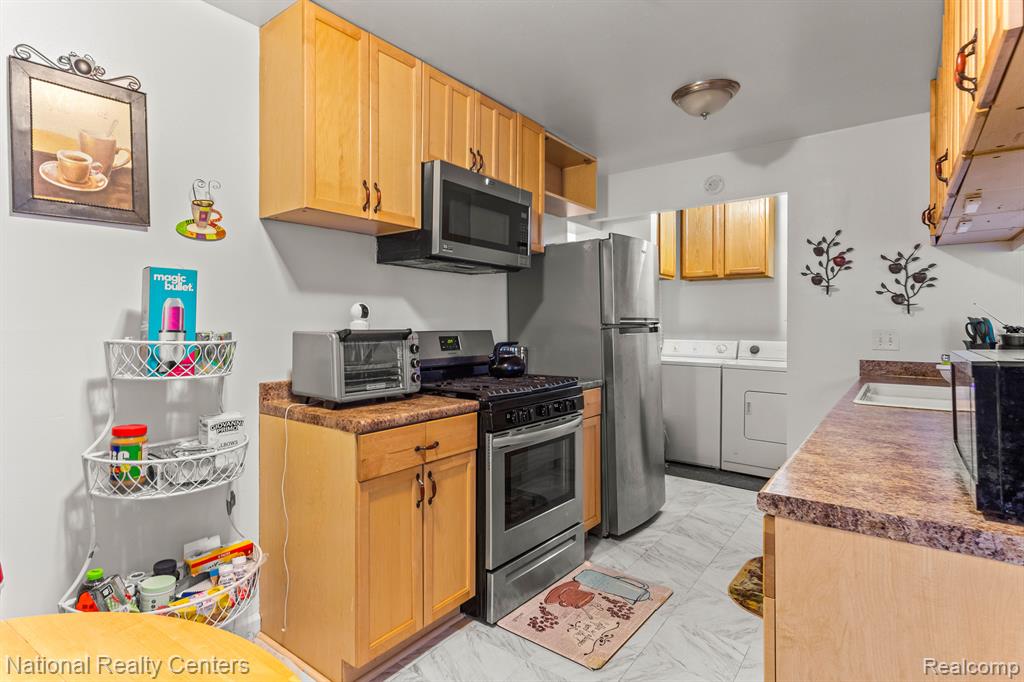 38068 SHERWOOD Street, Westland, MI — Photo 9