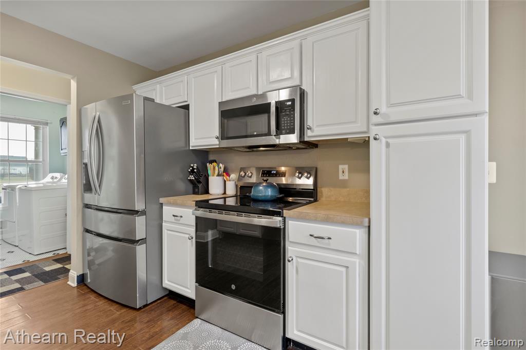 4335 Pondview Drive, Swartz Creek, MI 48473 — Photo 10
