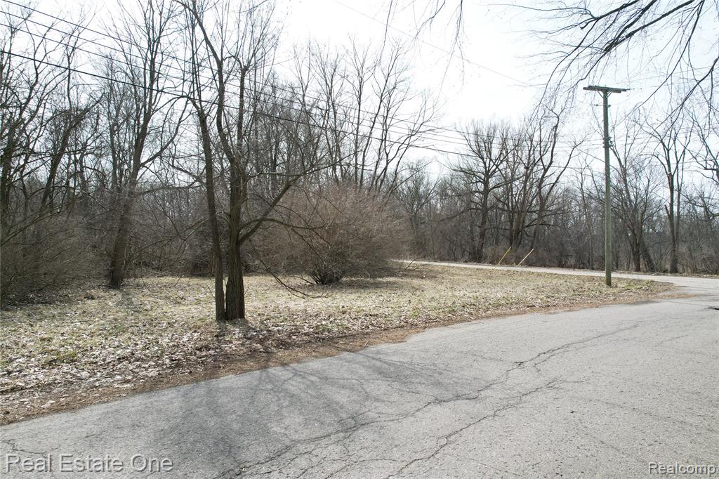 2636 Bay Drive, West Bloomfield, MI 48324 — Photo 10
