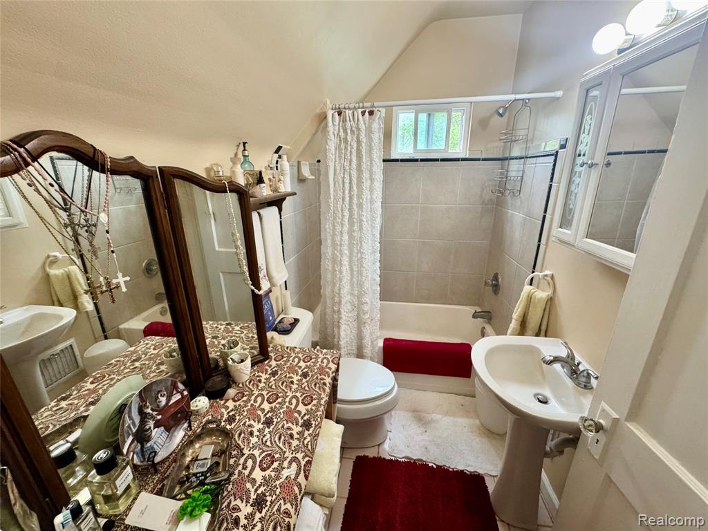 621 W Cambourne Street, Ferndale, MI 48220 — Photo 19