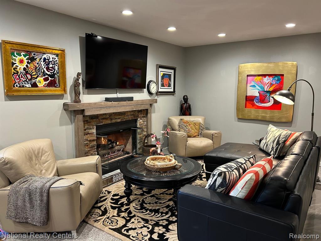 35573 CROSS CREEK N, Farmington Hills, MI 48331 — Photo 71