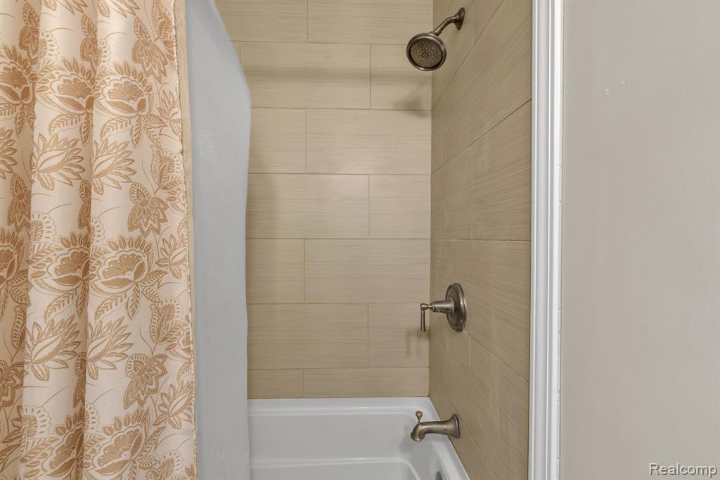 1201 Island Drive, 102, Ann Arbor, MI 48105 — Photo 33