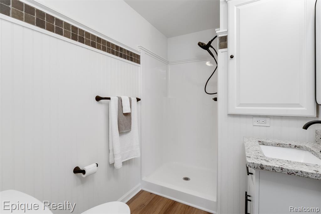 800 Kimberly, Lake Orion, MI 48362 — Photo 16