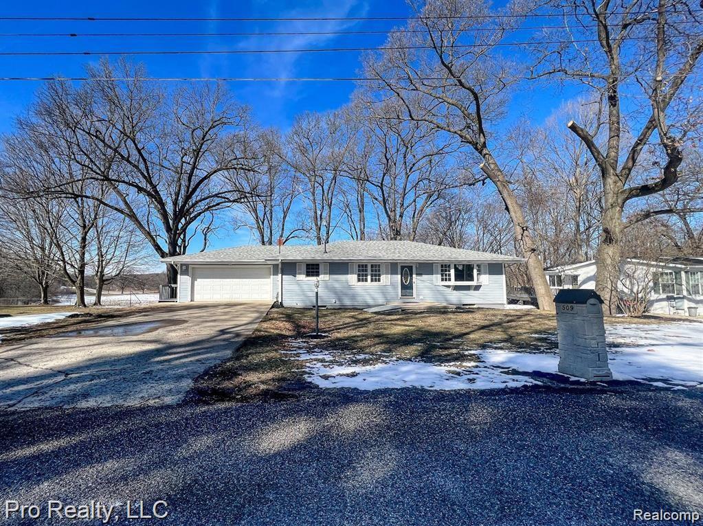 509 CREST Lane, Jonesville, MI 49250 — Photo 23