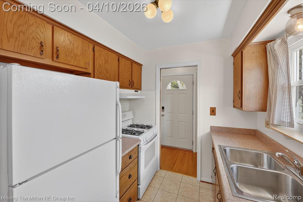 6623 N Silvery Lane, Dearborn Heights, MI 48127 — Photo 6