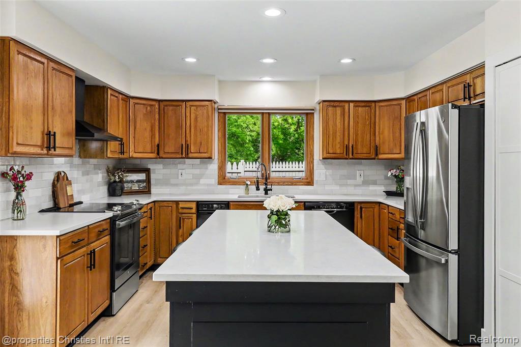 252 Granada Drive, White Lake, MI — Photo 13