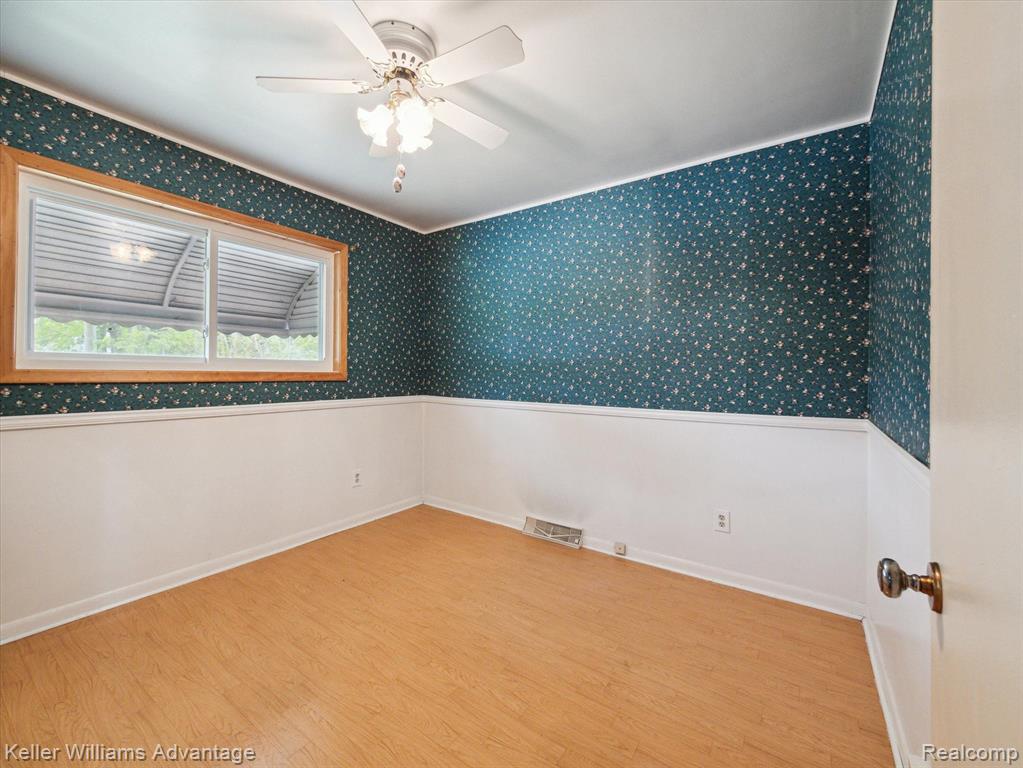 3994 CAMPBELL Street, Dearborn Heights, MI 48125 — Photo 17