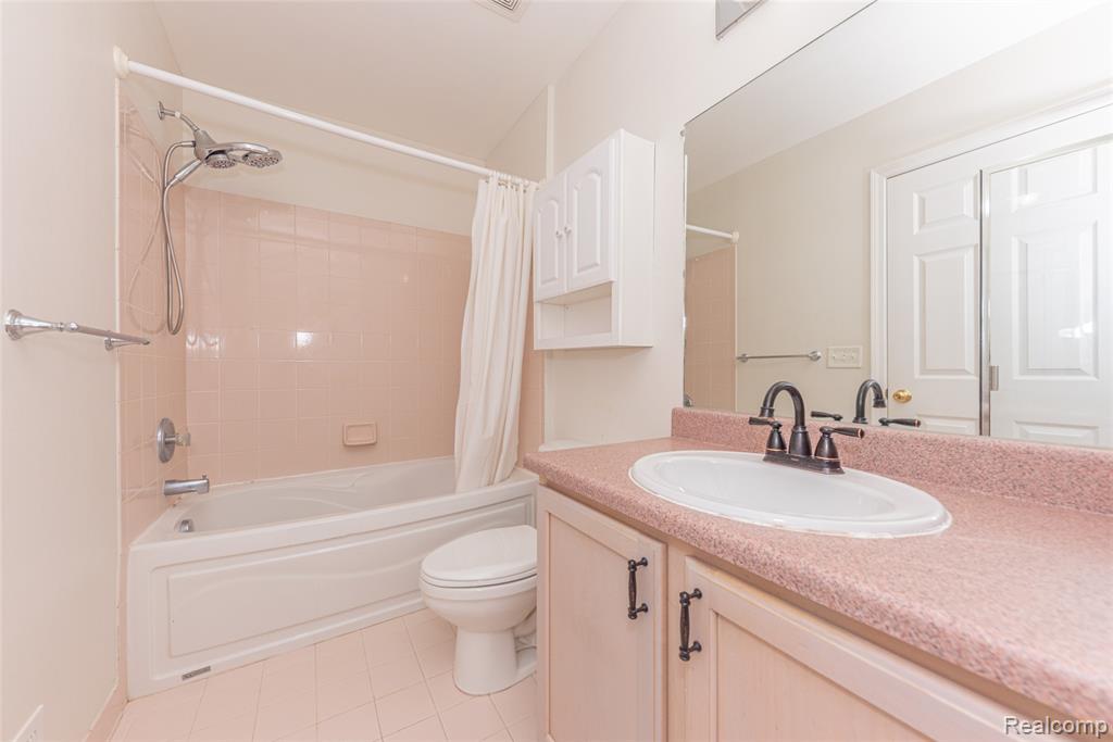 41861 Yeats Drive, Novi, MI — Photo 13