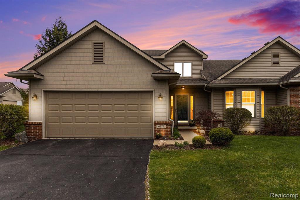 6173 NORTHRIDGE HILLS Drive, Brighton, MI 48116 — Photo 2
