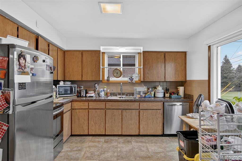 7975 Bendix Road, Brighton, MI 48114 — Photo 36