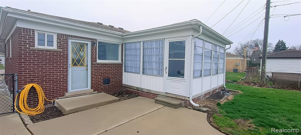 8025 Randy Drive, Westland, MI — Photo 4