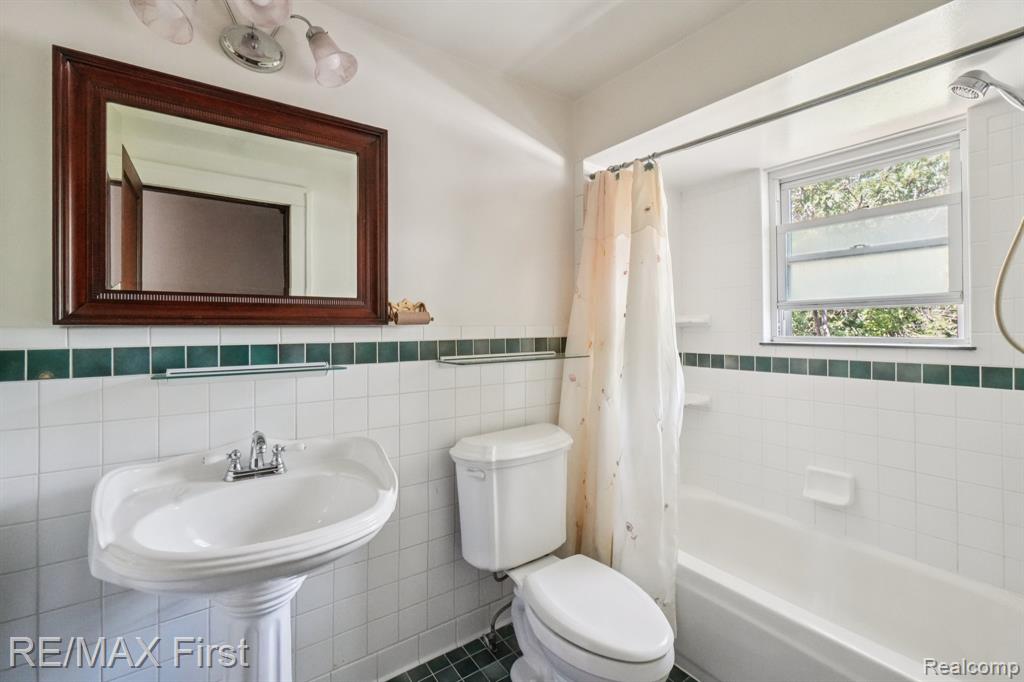2931 Auburn Road, Auburn Hills, MI 48326 — Photo 12