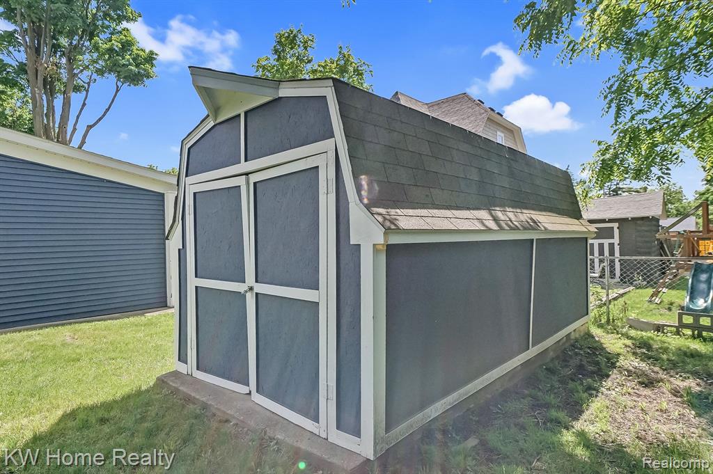 207 E SHERMAN Street, Holly, MI 48442 — Photo 29