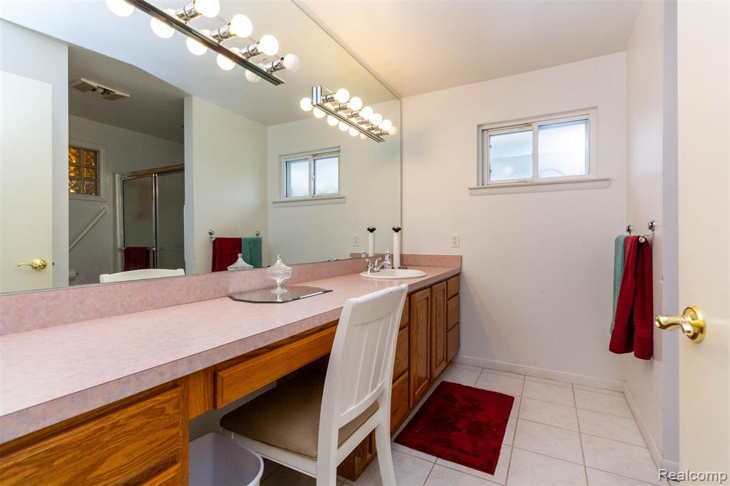 772 Robbinann Drive, Waterford, MI 48328 — Photo 19