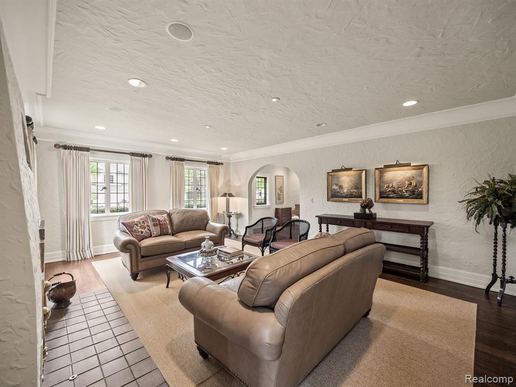 404 LINDEN Road, Birmingham, MI 48009 — Photo 5