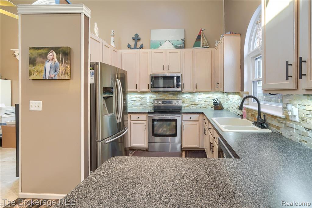 2653 Ravine Side Lane N, Howell, MI 48843 — Photo 20
